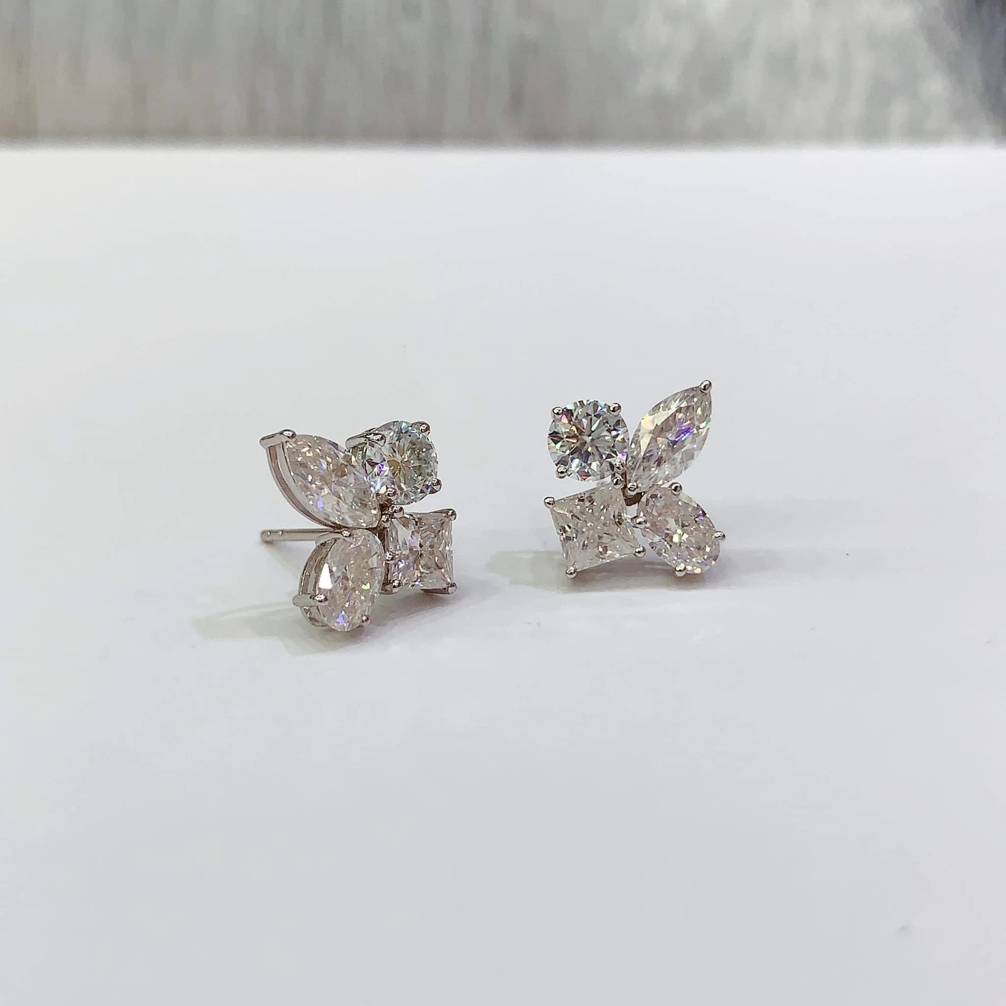 4-Shaped Moissanite Stud Earrings 18K