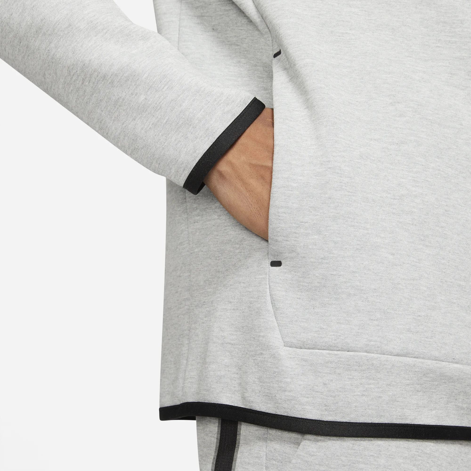 NIKE SPORTSWEAR TECH FLEECE