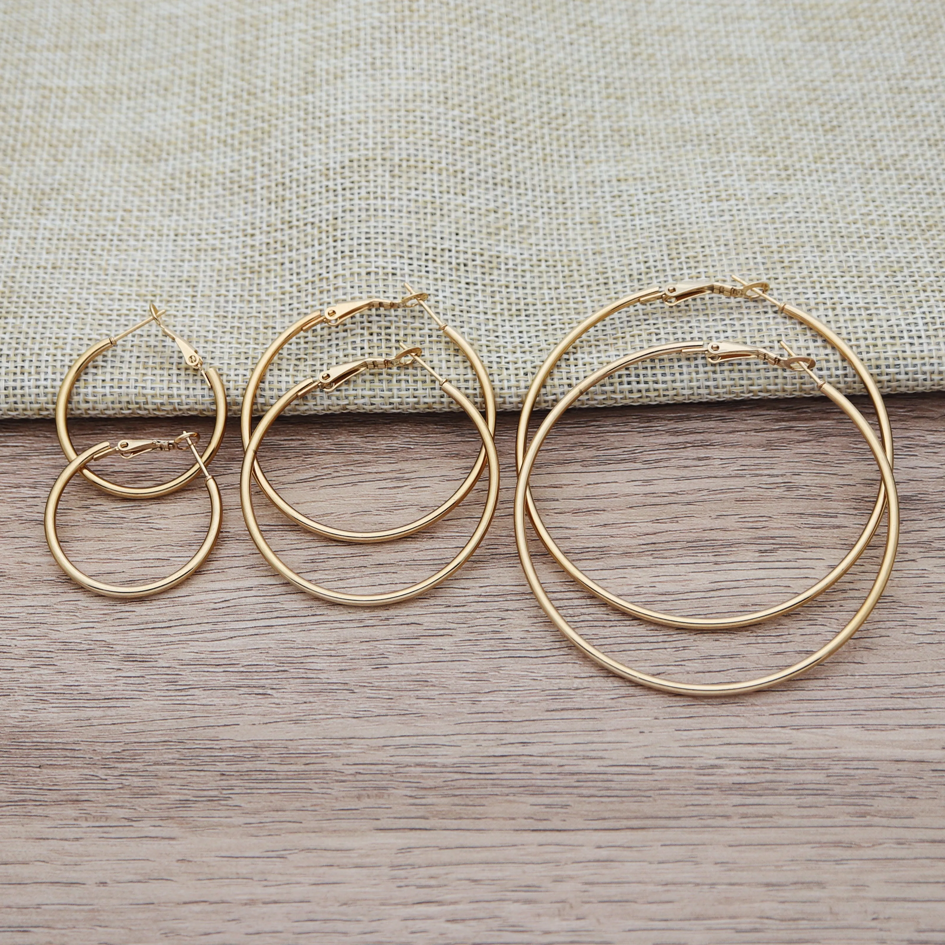 Stainless Steel Plain Wire Circle Hoop Women's Earrings - Gold